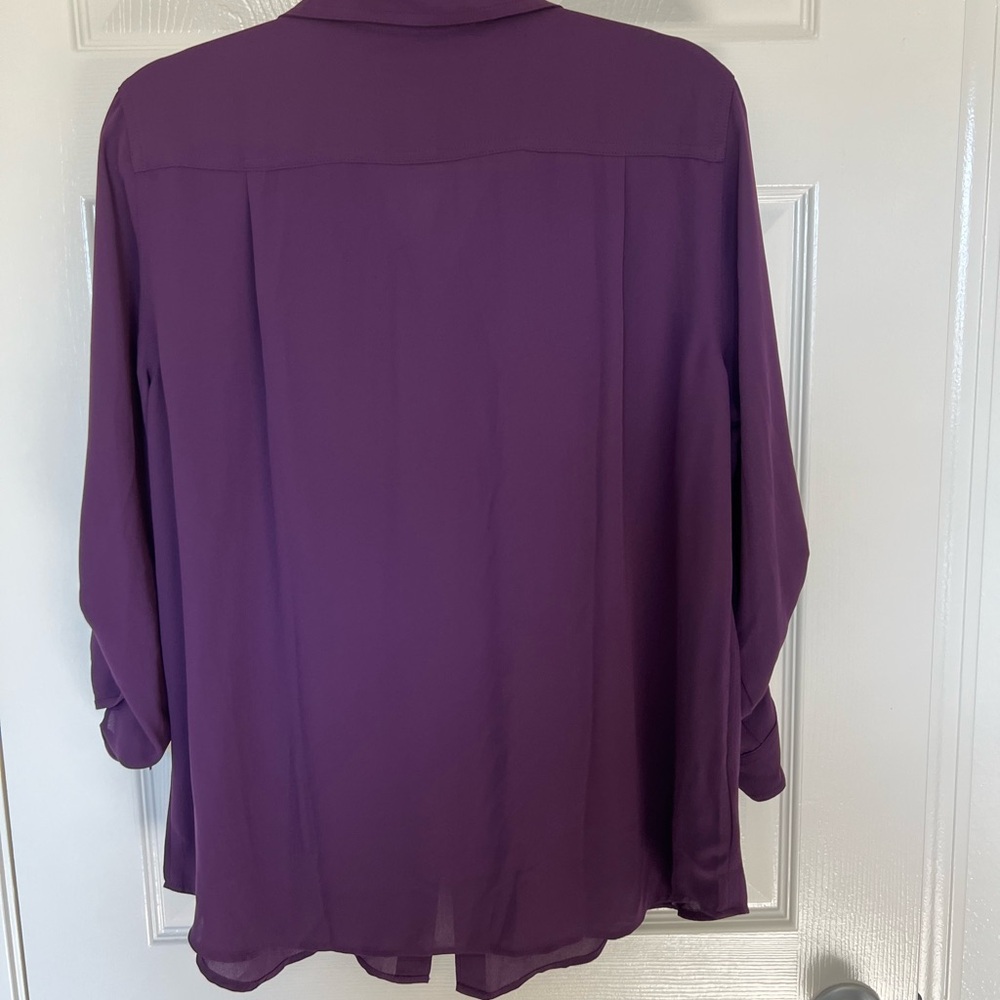 LOFT Plum Button-Front Blouse NWT Size large - Picture 3 of 3